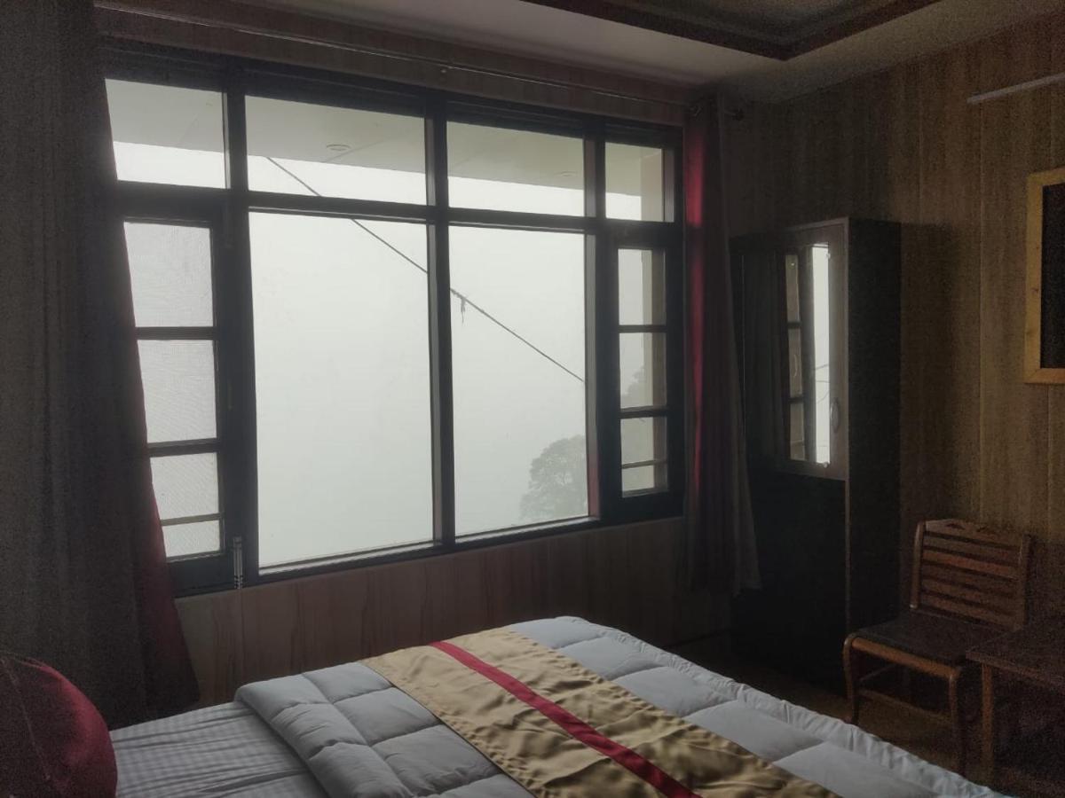 Fabhotel Maya 穆索里 外观 照片