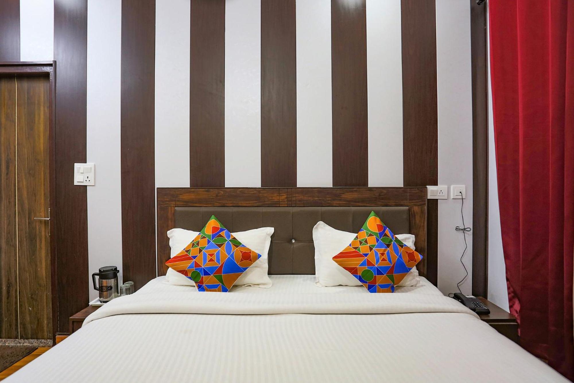 Fabhotel Maya 穆索里 外观 照片