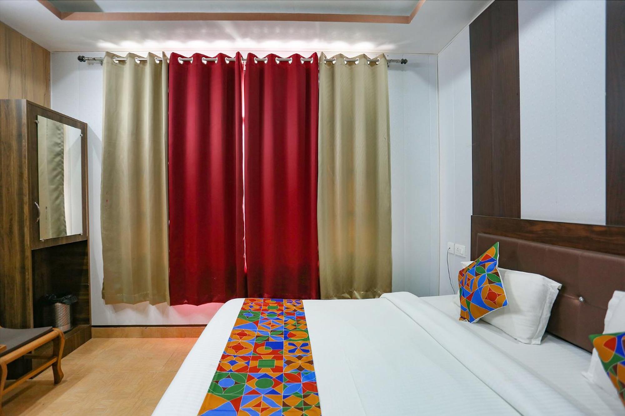 Fabhotel Maya 穆索里 外观 照片