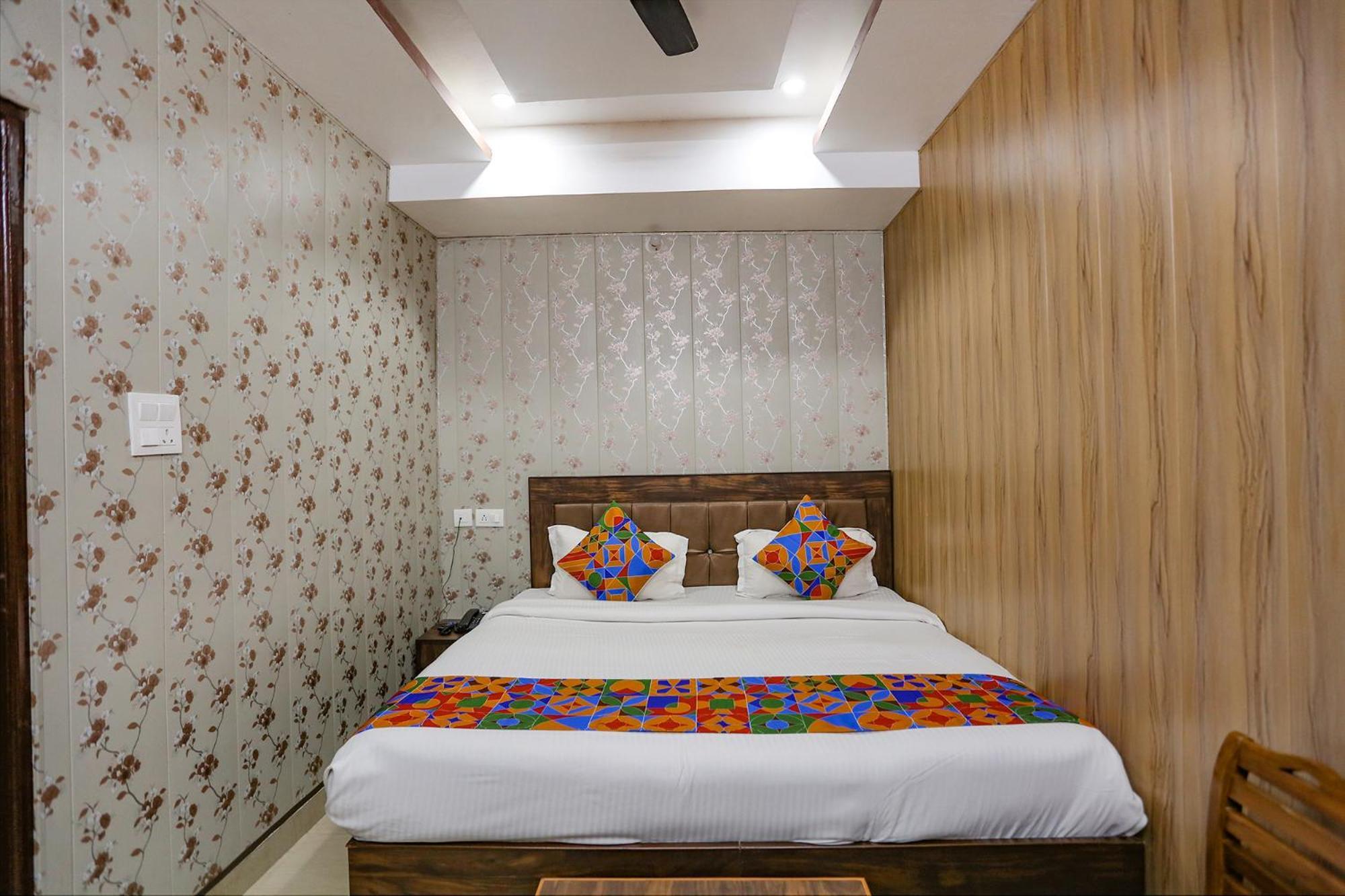 Fabhotel Maya 穆索里 外观 照片