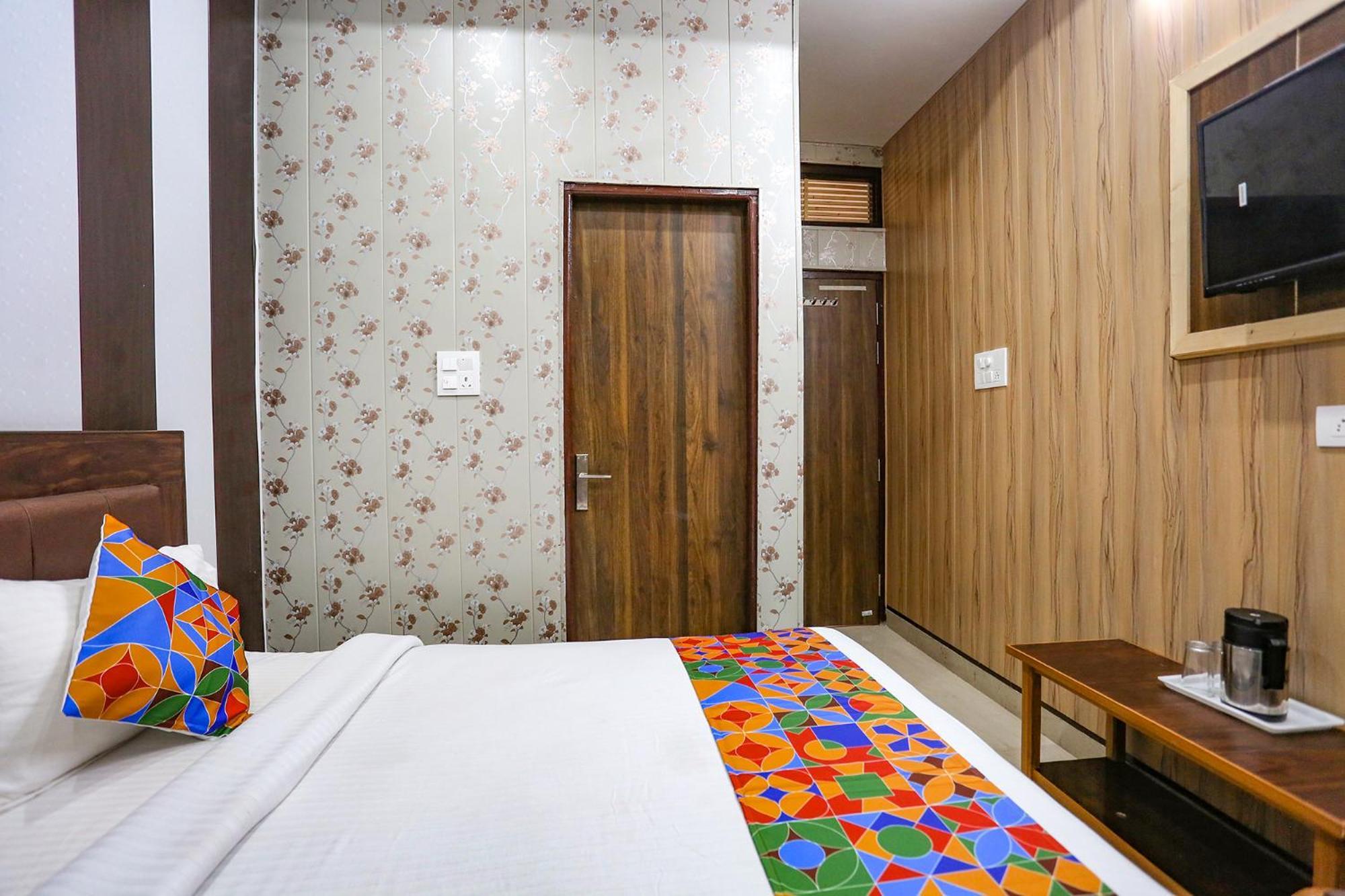 Fabhotel Maya 穆索里 外观 照片