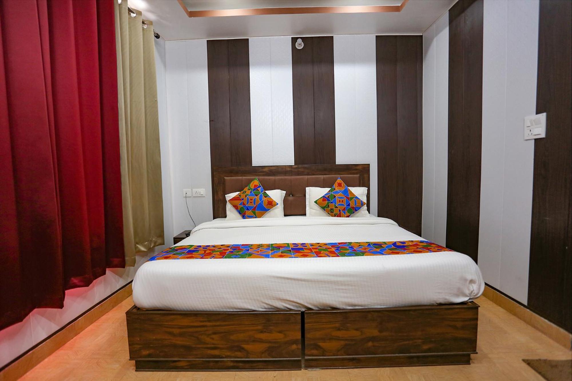 Fabhotel Maya 穆索里 外观 照片