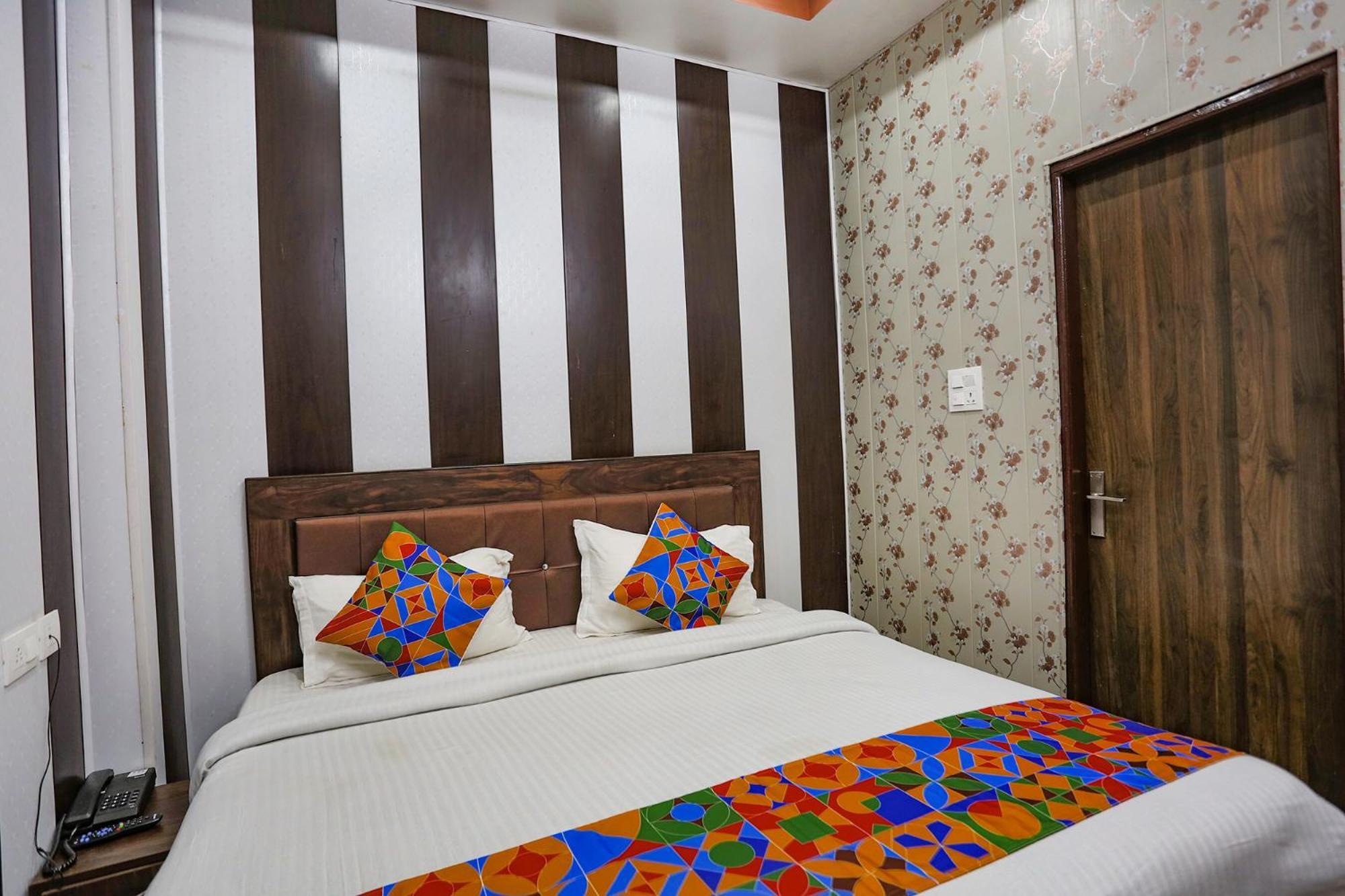 Fabhotel Maya 穆索里 外观 照片