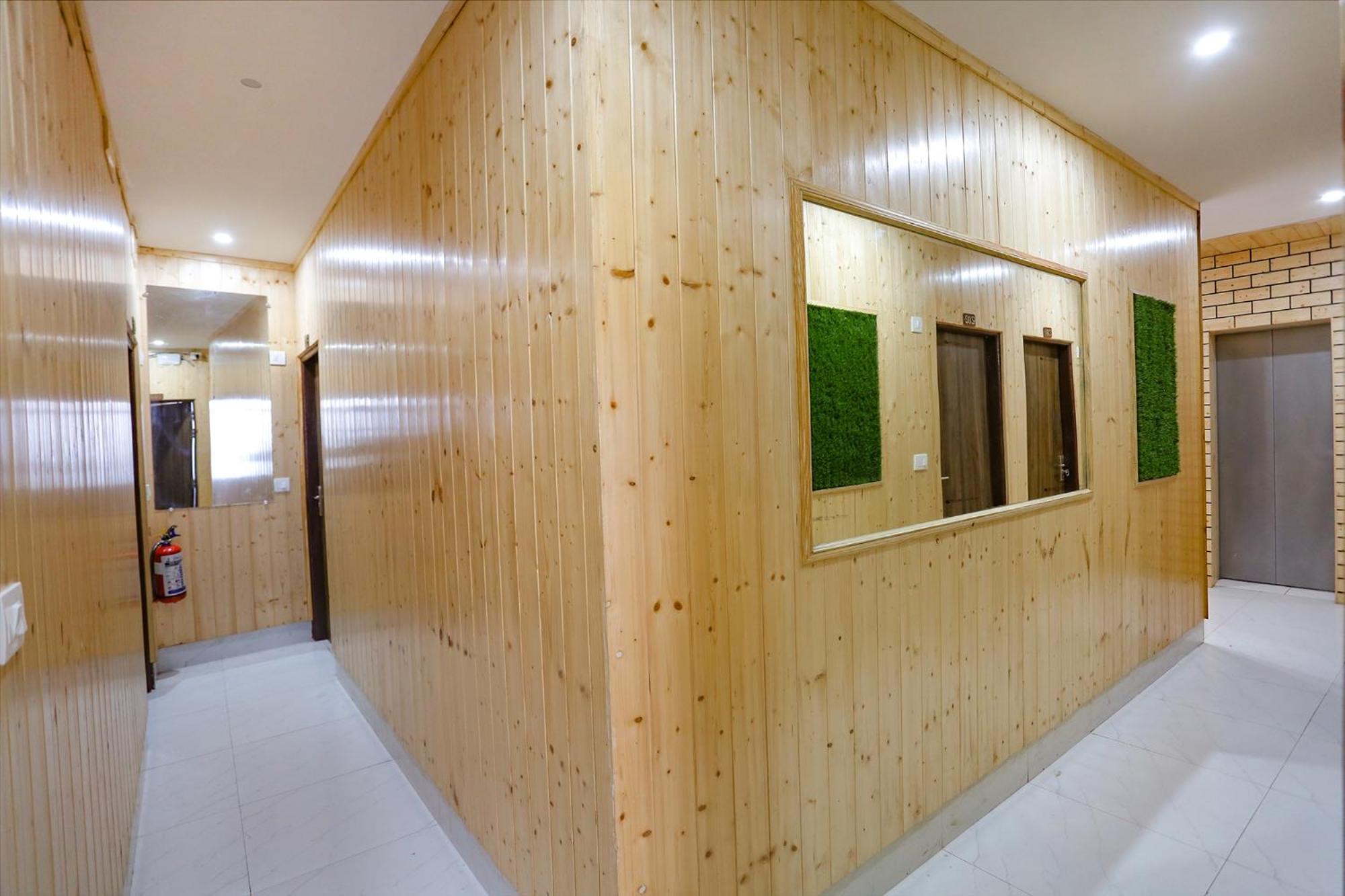 Fabhotel Maya 穆索里 外观 照片